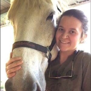 Meet your Posher, Olivia